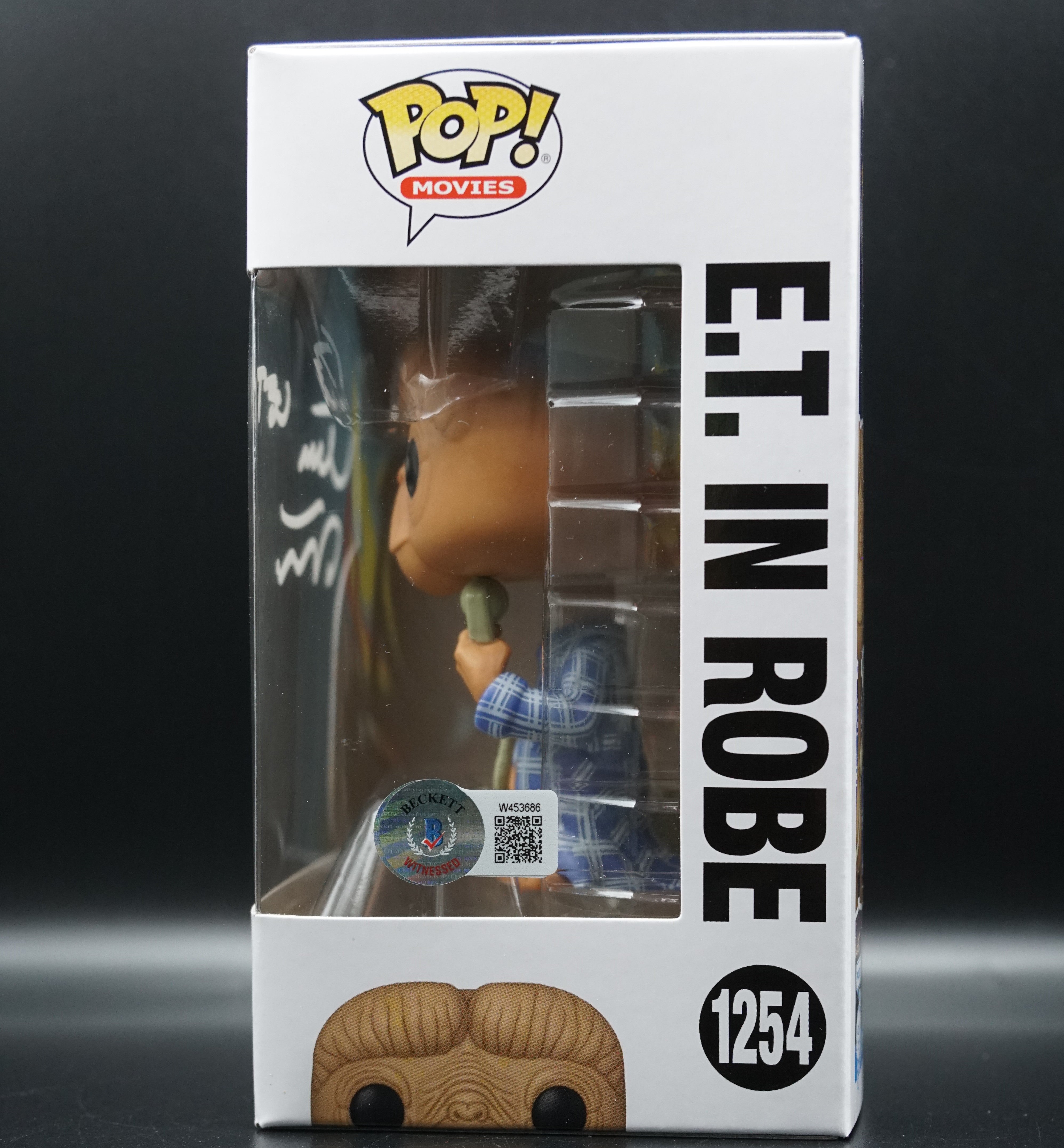 E.T. in Robe#1254 Signed by Matthew De Meritt with Beckett COA