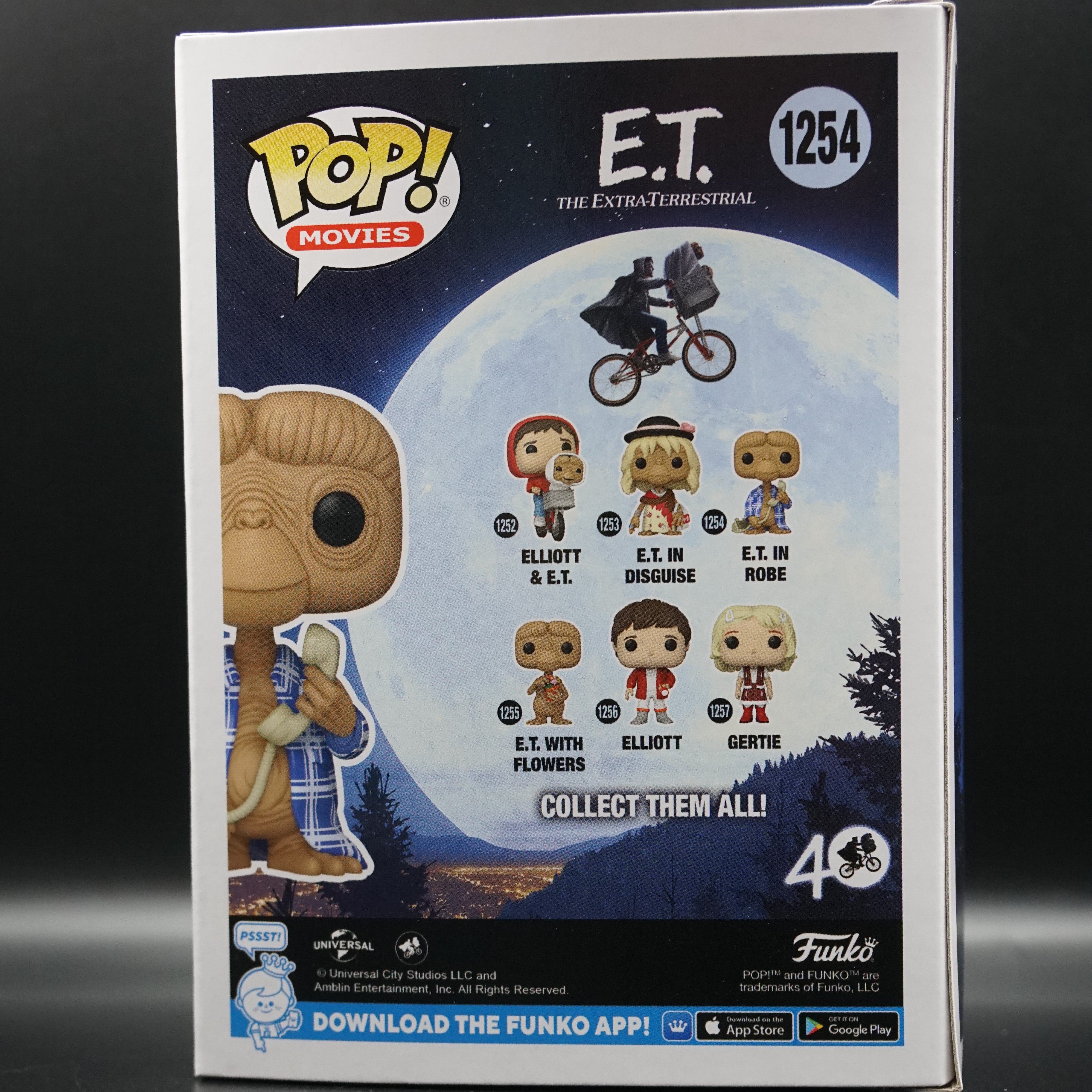 E.T. in Robe#1254 Signed by Matthew De Meritt with Beckett COA